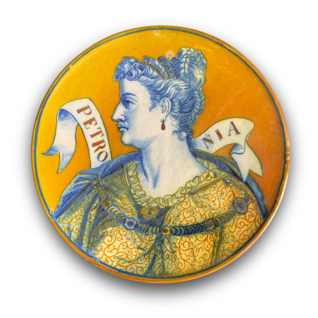 Piatto a lustro con ritratto di Petronia, moglie dell'imperatore Vitellio autore Cesare Milani Ø 33 cm
