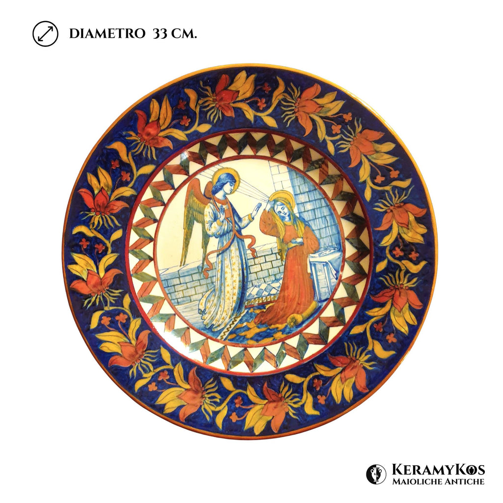 Piatto da parata in maiolica a lustro con Annunciazione alla Vergine della Società Ceramica Mastro Giorgio Ø 33 cm 