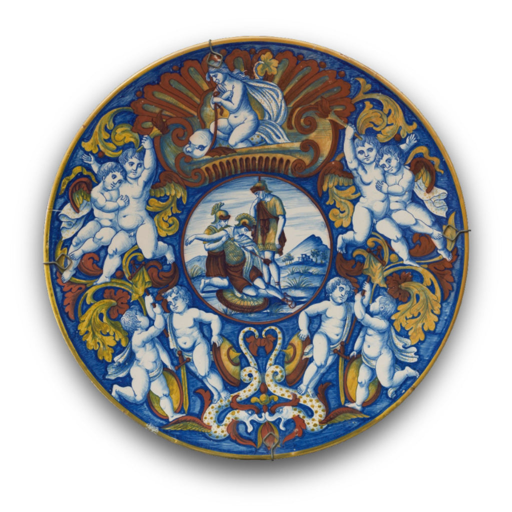Grande piatto a lustro con scena romanica nell'edicola centrale autore Paolo Rubboli Ø 52 cm